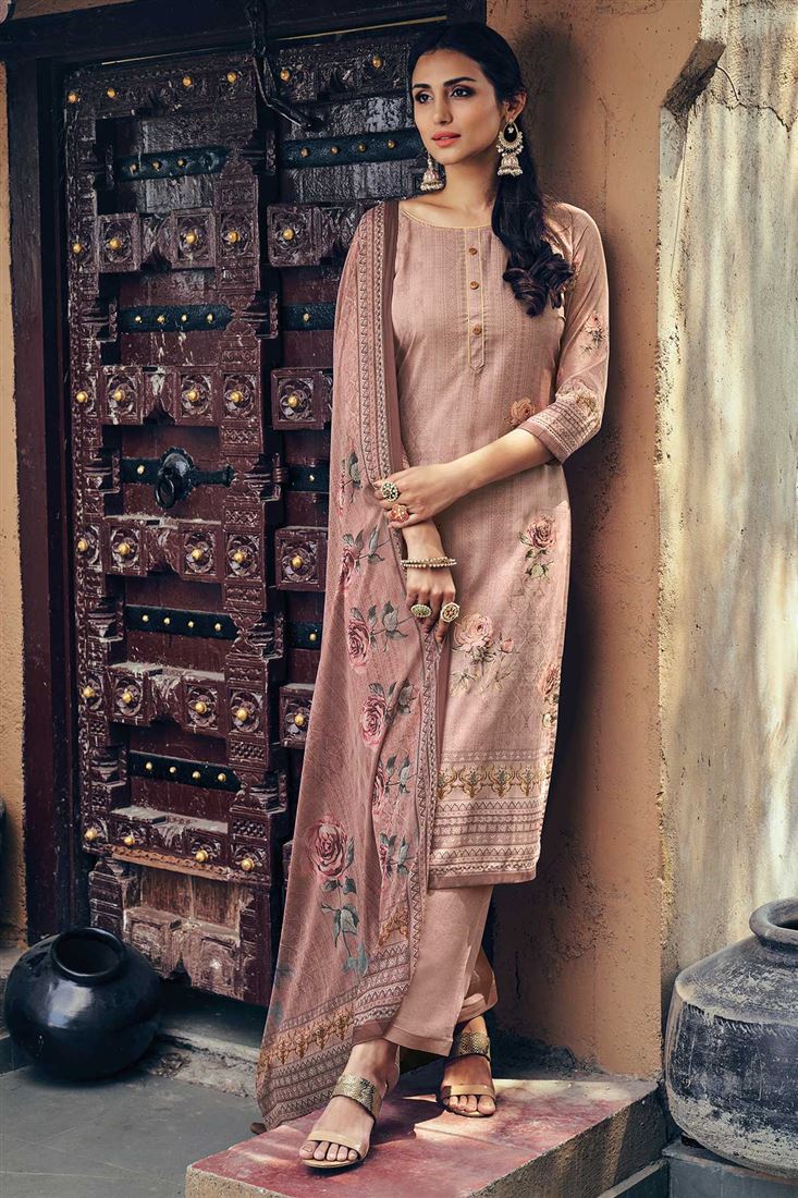 Beautiful Pink Salwaar Kameez for Girlish Looks in