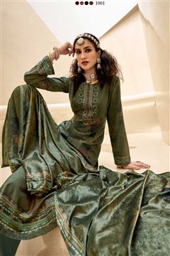 Winter Dress in Velvet 9000 and Mystic Maroon Colo